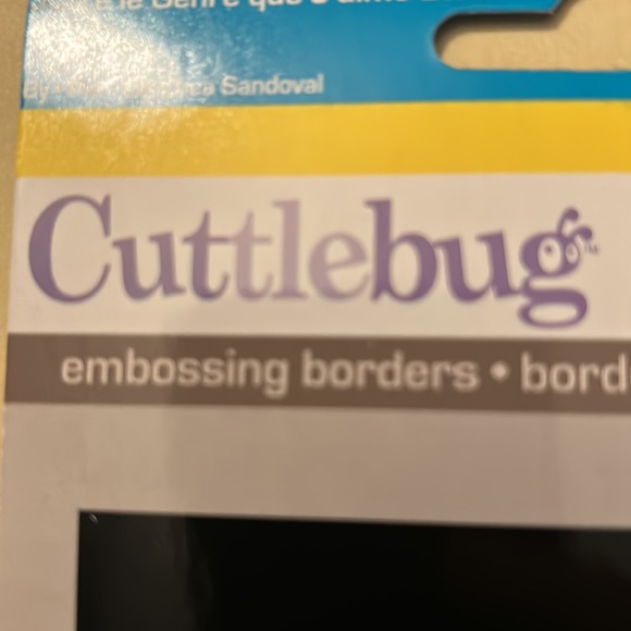 Cuttlebug embossing boarders - Picture 6 of 7